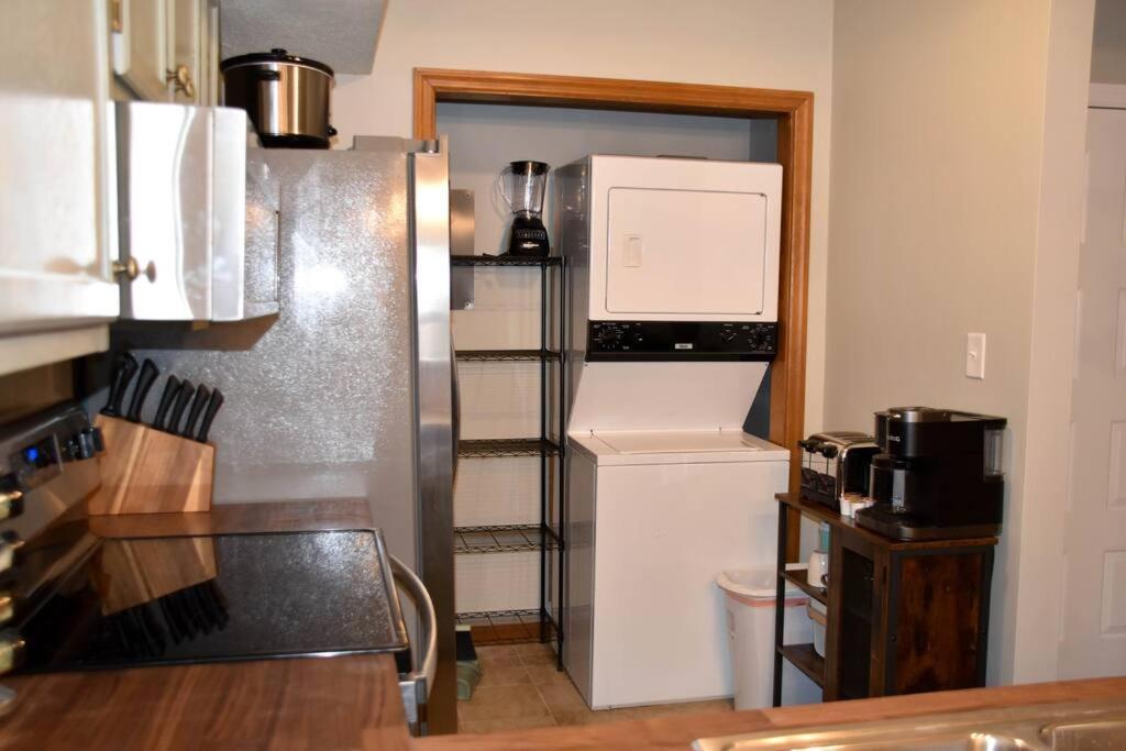 Cozy Mountain Getaway! Mountain Views! 2 Bed, 2 Bath, Sleeps 6 Apartment Гетлинбург Екстериор снимка